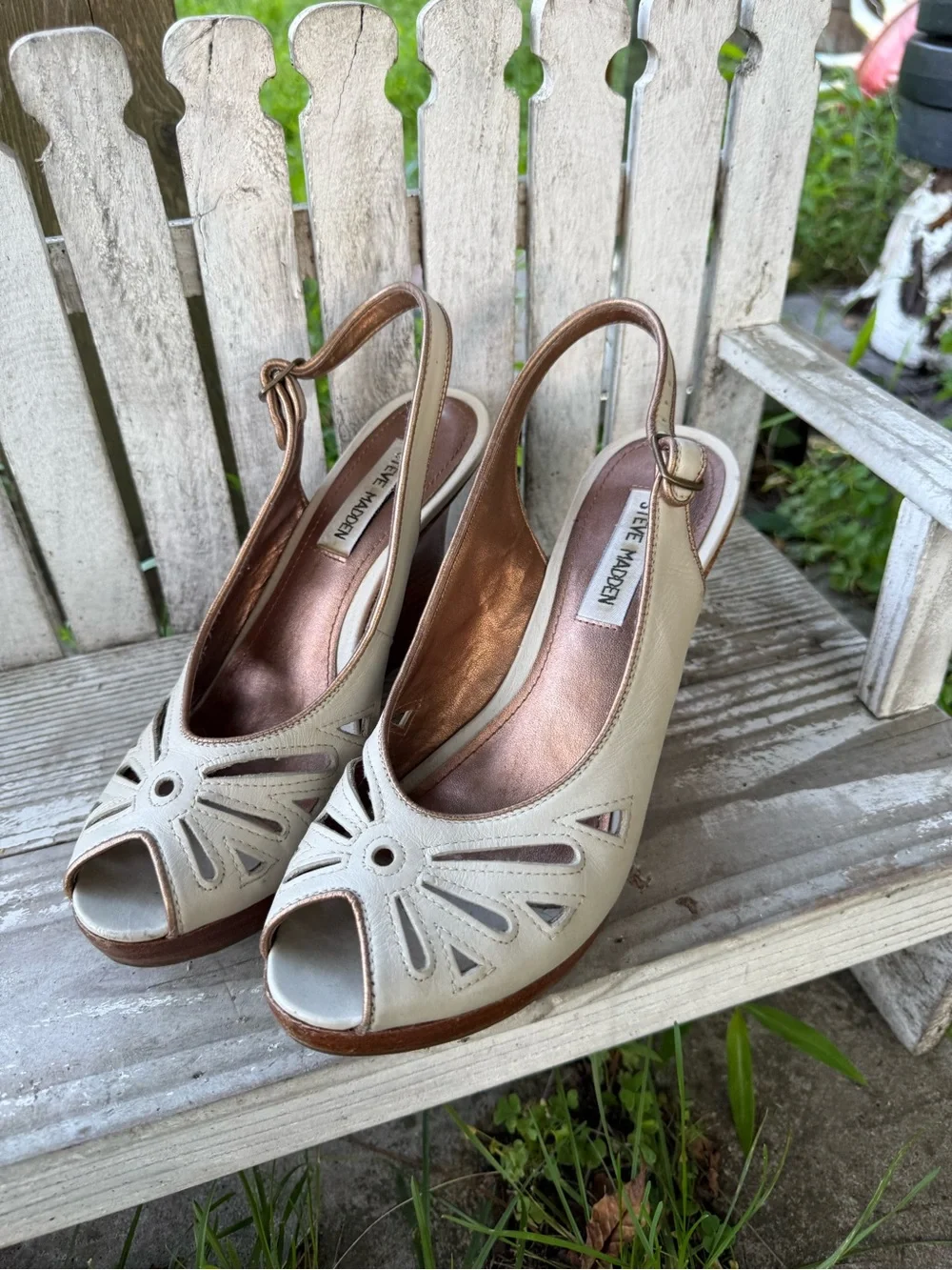 VTG Steve Madden “Agrie” Cream Slingback Wedge Sandals